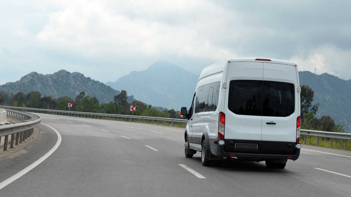 How to Rent a Passenger Van - AutoSlash