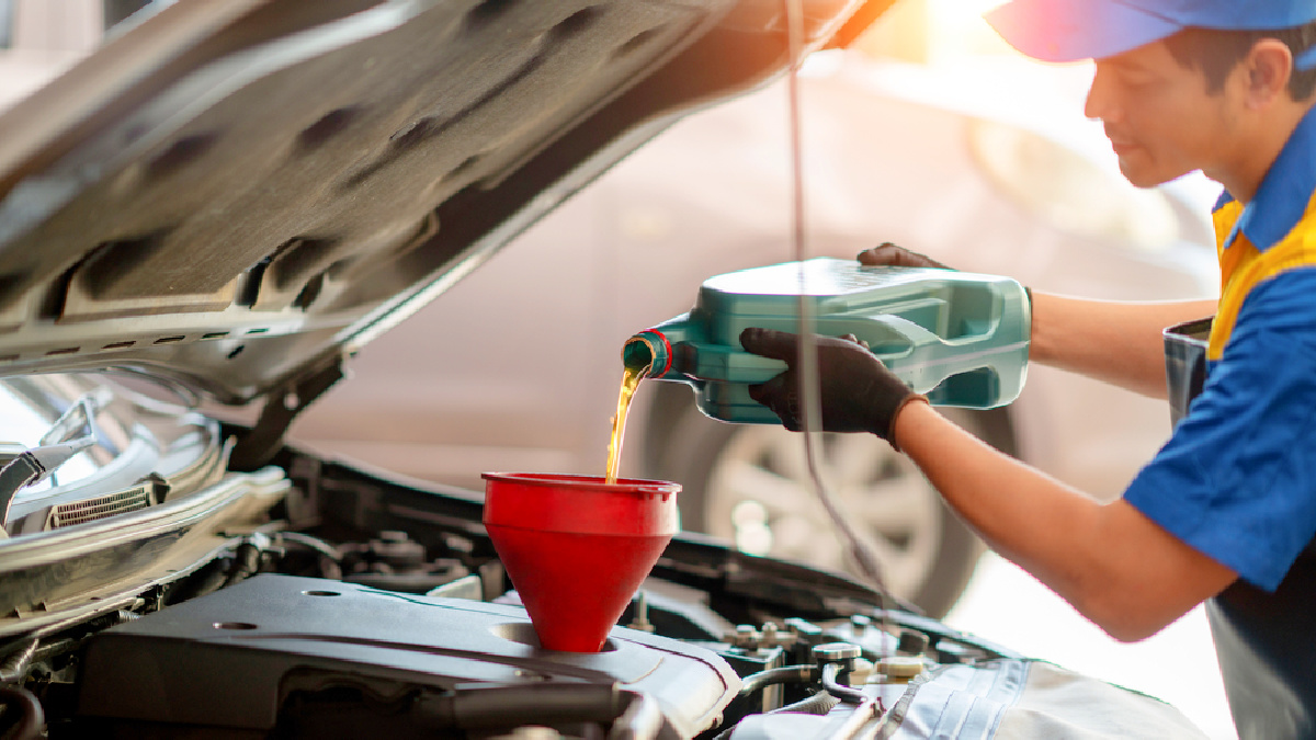 What to Do if Your Rental Car Needs an Oil Change